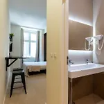 Lisbon Studios Vendégház