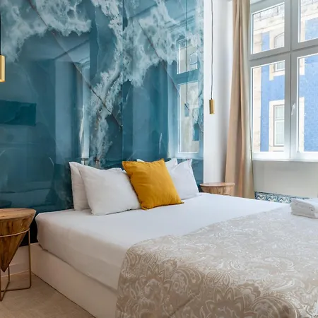 Lisbon Studios Гостевой дом 3*