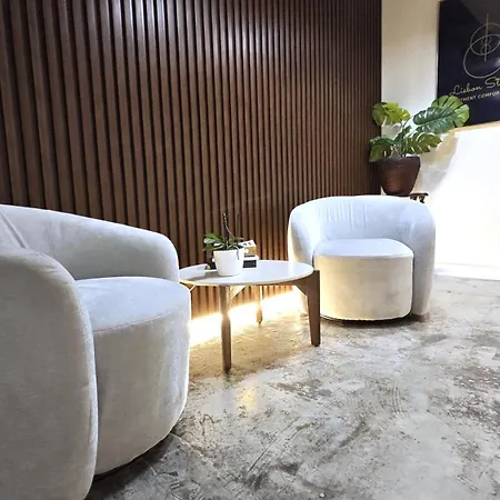 Lisbon Studios Гостевой дом 3*