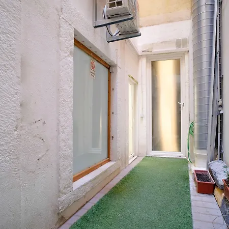 Lisbon Studios 3*